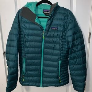 Patagonia Women’s Down Sweater Hoody Green Size M